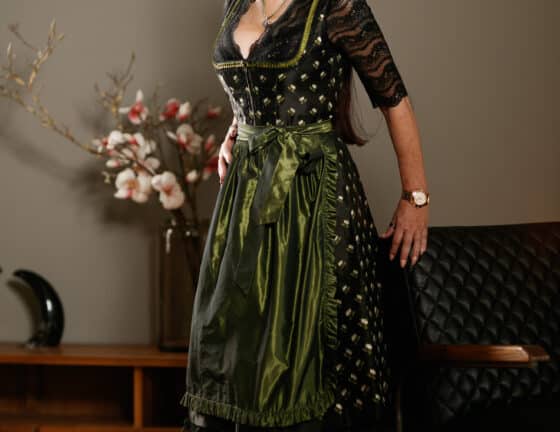 Annett Escort Kaufbeuren Dirndl Schwarz Grün